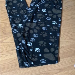 EUC Paw Print Leggings